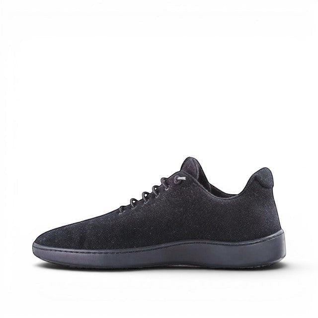 Baabuk Classic Wooler black sneakers made from natural sheep wool with a durable TPU sole and elastic laces.