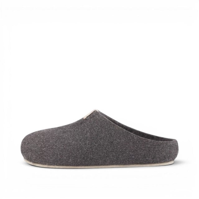 Baabuk Corkybuk dark grey handfelted wool slipper with a flexible cork sole for orthopedic support.