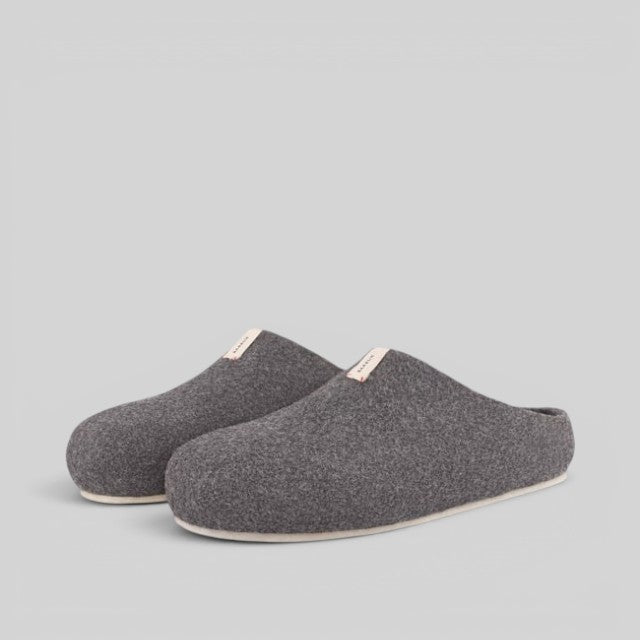 Baabuk Corkybuk dark grey handfelted natural wool slippers with a flexible cork sole for orthopedic support.