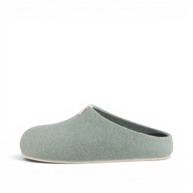 Baabuk Corkybuk light blue handfelted natural wool slipper with a flexible orthopedic cork sole, side view
