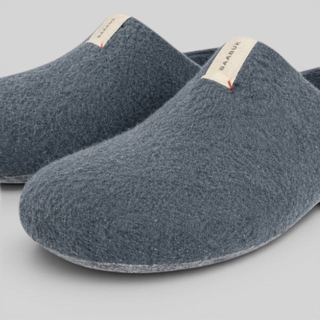 Baabuk grey Kanga wool slippers with a branded fabric tab, handmade from natural New Zealand sheep wool.