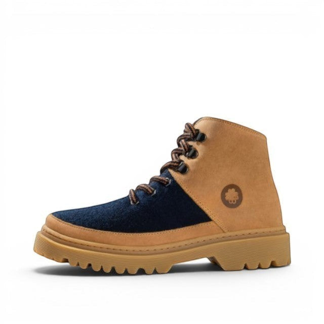 Wool boots