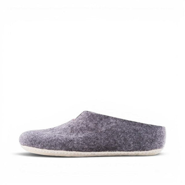 Baabuk Mel dark grey handmade wool slippers with natural crepe rubber soles, side view