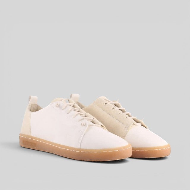 Baabuk Shunya Wooler white sustainable sneakers made from Burel wool and plant-based materials with a gum rubber sole.