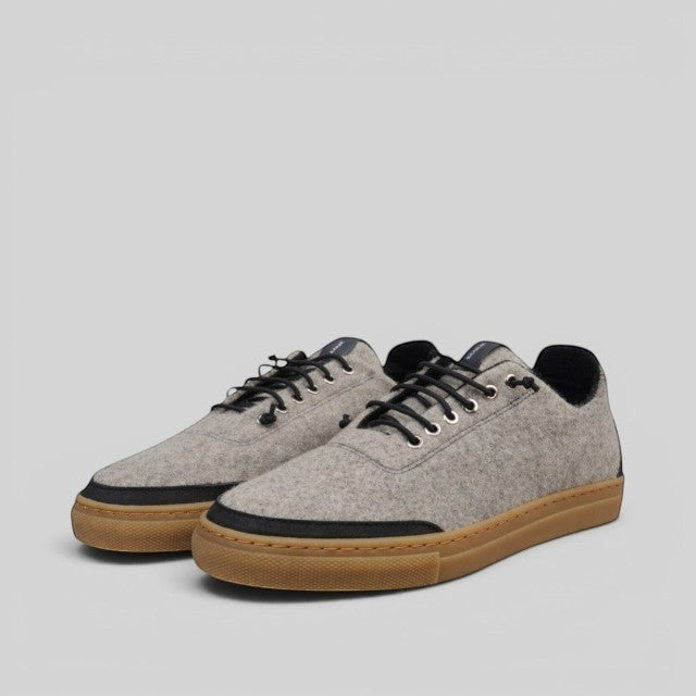 Baabuk Urban Wooler sneakers in pepper black featuring recycled wool upper, black nubuck trim, and gum rubber sole.